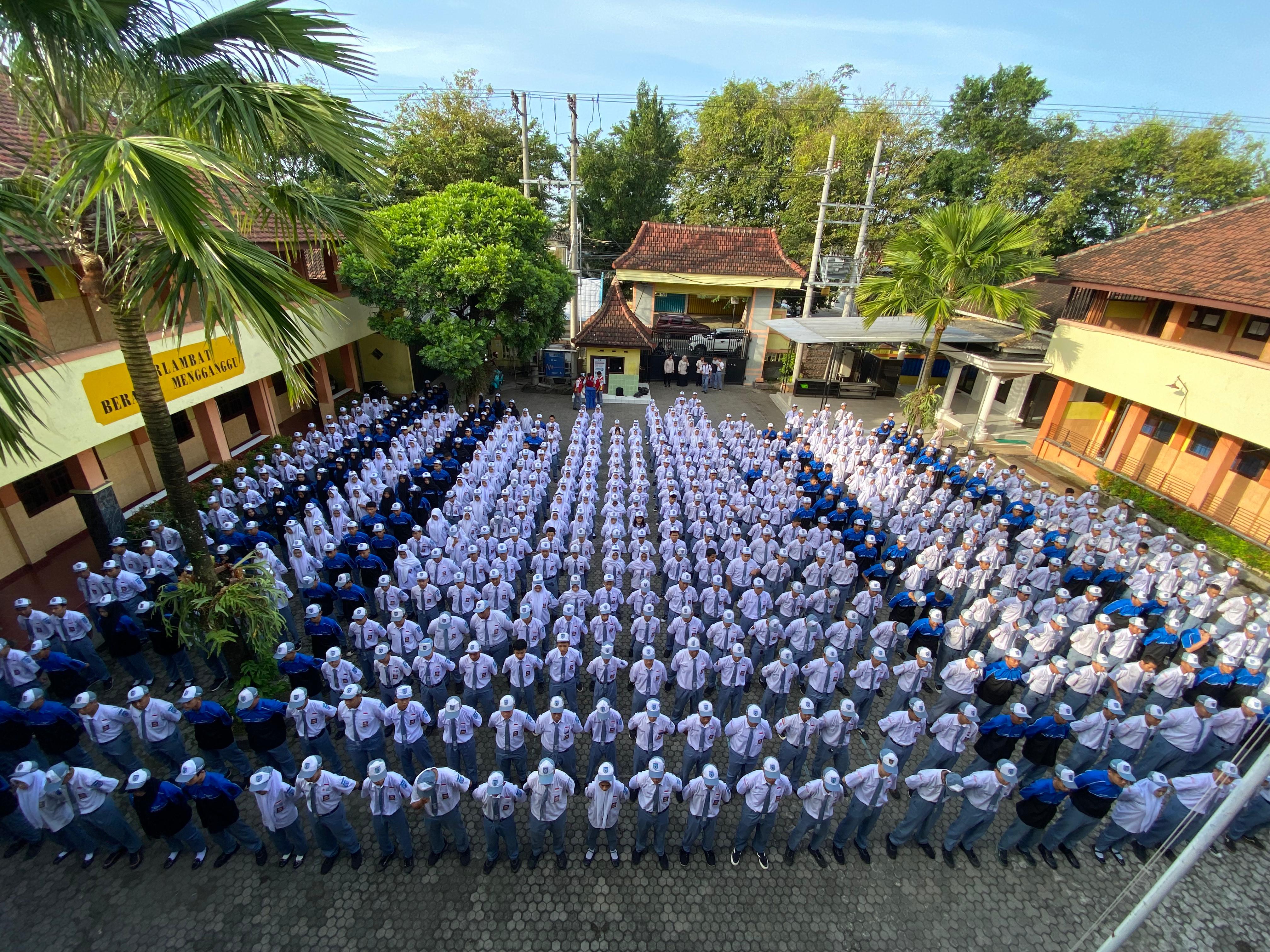 Apel Rutin Siswa SMK Canda Bhirawa Pare